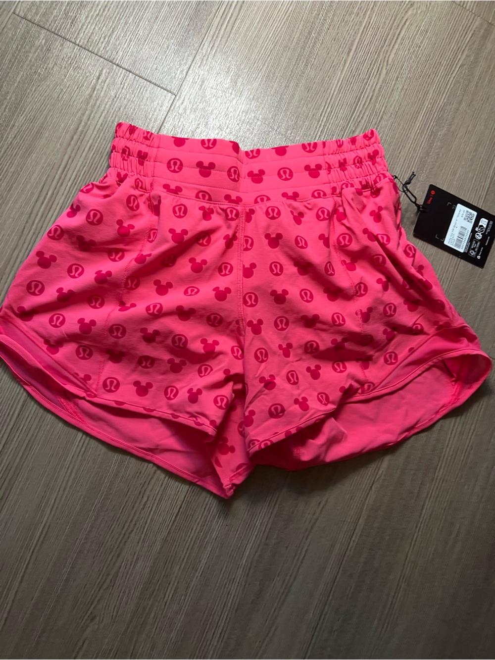 NWT Lululemon x Disney Hotty Hott High-Rise Short 4" Mickey Mouse Pink Size 4